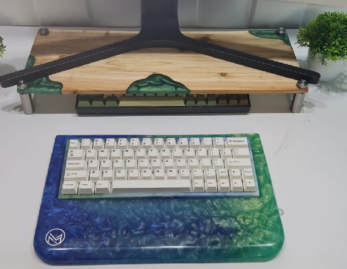 Majestiqore: Making computer accessories out of resin and wood