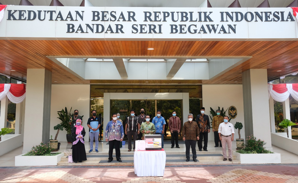 Indonesian Community Donates Medical Equipment To Ministry Of Health ...