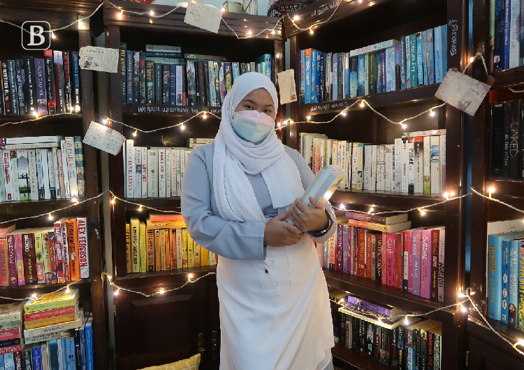 Local bookseller opens a new chapter with The Honey Bookstore