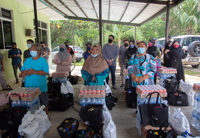 Land Rover Brunei leads charity drive to interior Tutong