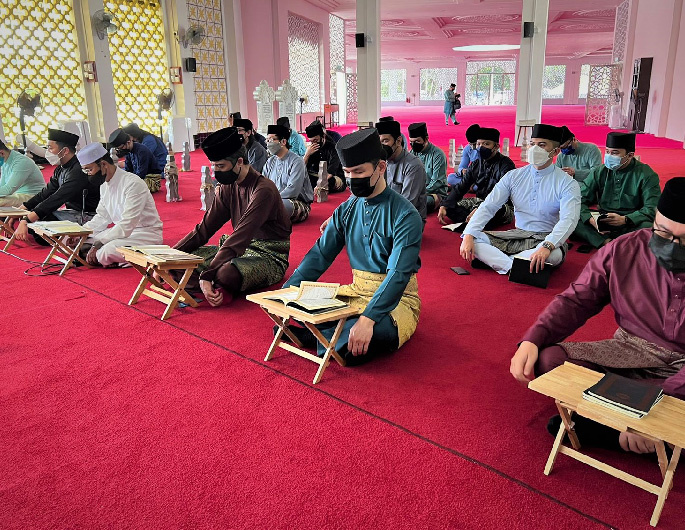 Progresif hosts tahlil at Royal Mausoleum
