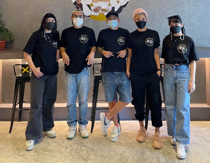 Keeping the streetwear passion alive with Kooks Klo