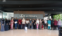 Lexus Brunei gifts winners of the Marque of Champions Raya Promo grand draw