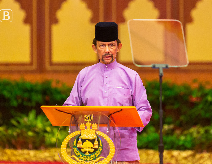 His Majesty praises youthful readiness, devoted service to the nation