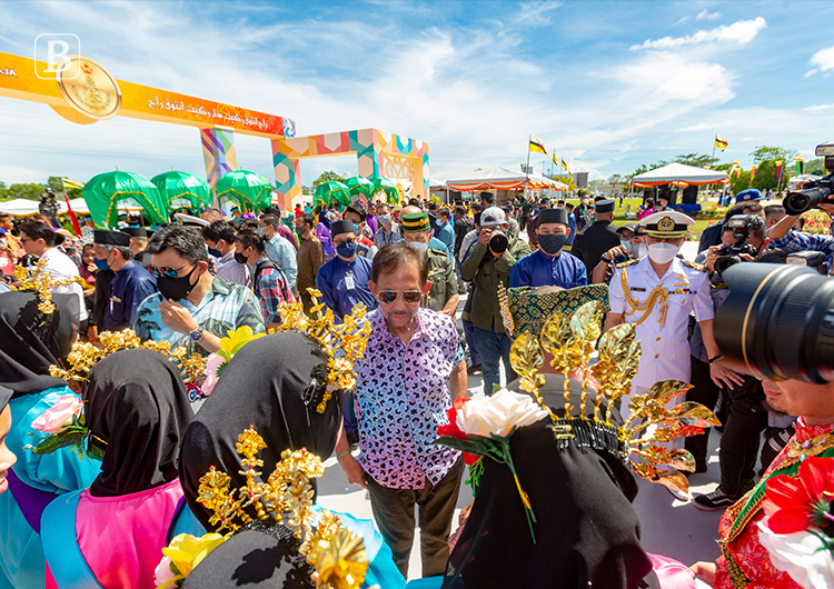 Tutong community expresses love and loyalty to Sultan in harmonious celebration