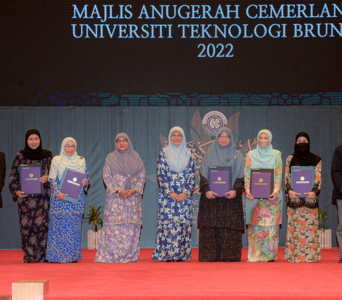 UTB celebrates over 100 students, staff in excellence award ceremony