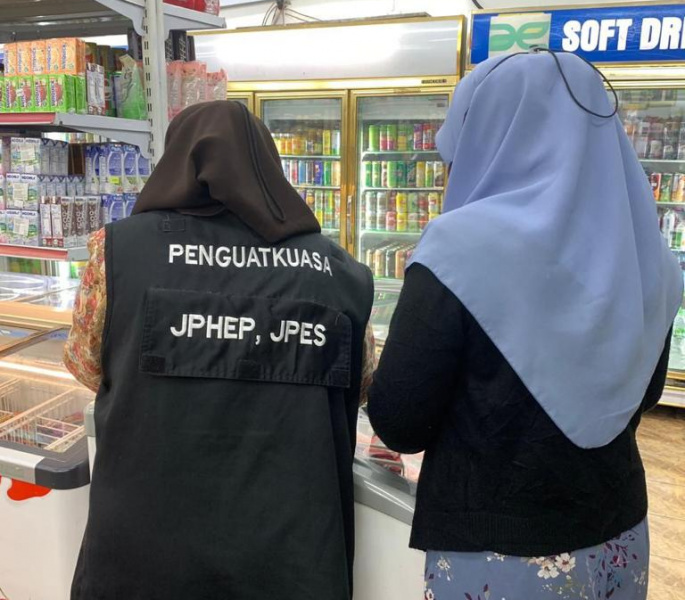 DEPS: Two retail stores issued with $500 compound