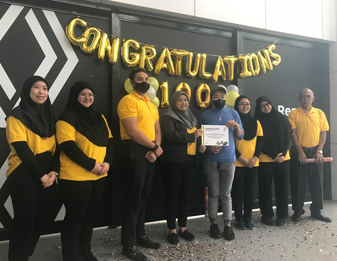 Maju Motors delivers 100 units of Renault cars on the road