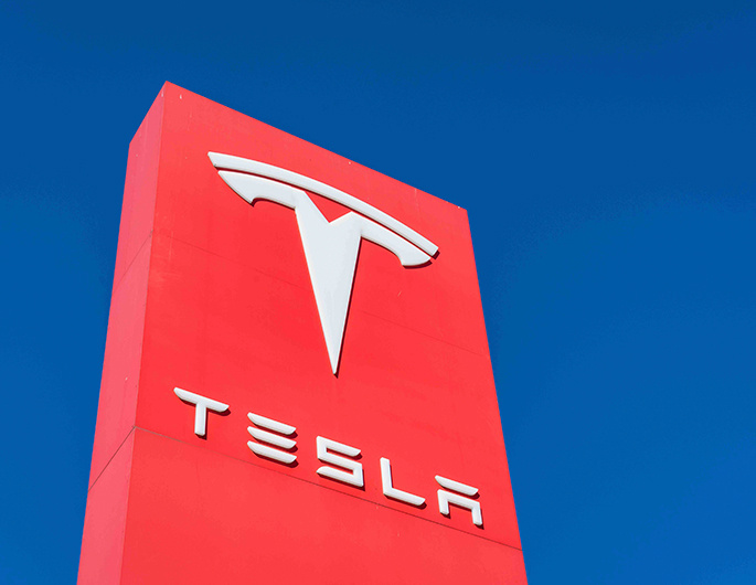 Tesla shares fall as investors bash Musk’s Twitter focus