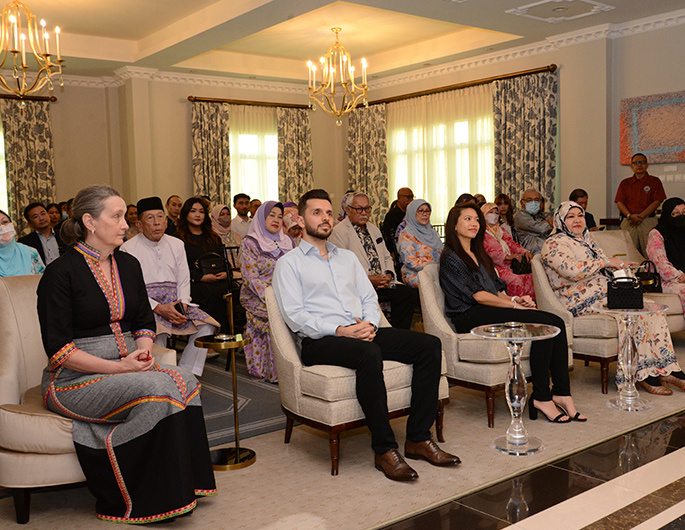 US Embassy raises over $20,000 in charity auction for Pusat Ehsan