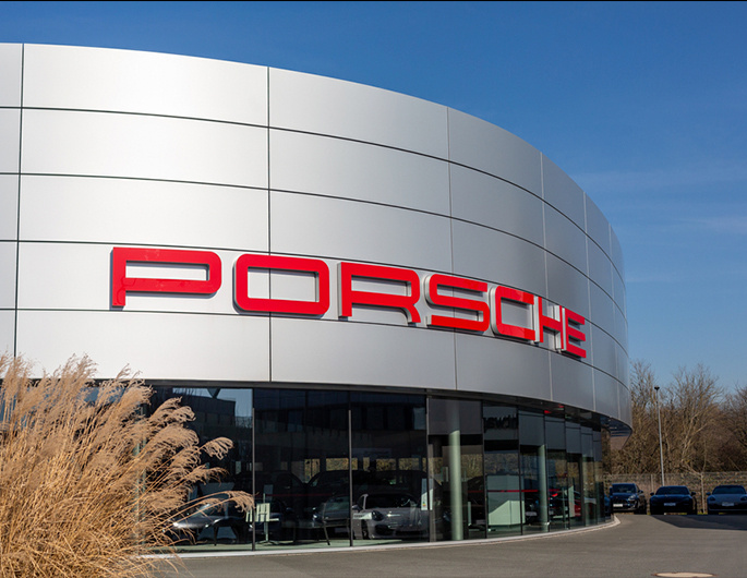 Google, Porsche in talks over Google Apps access