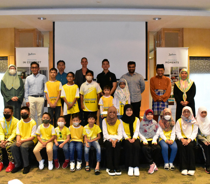 Radisson Brunei, RTB bring cheer to YASKA children