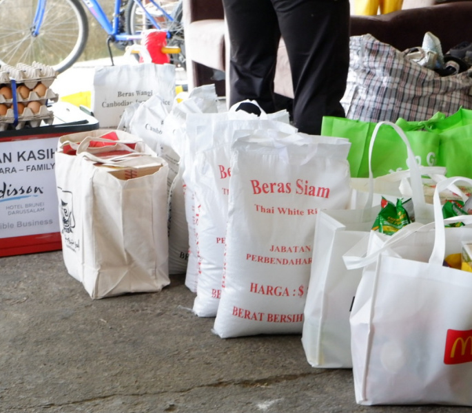 Twenty families receive donations from Jalinan Kasih project