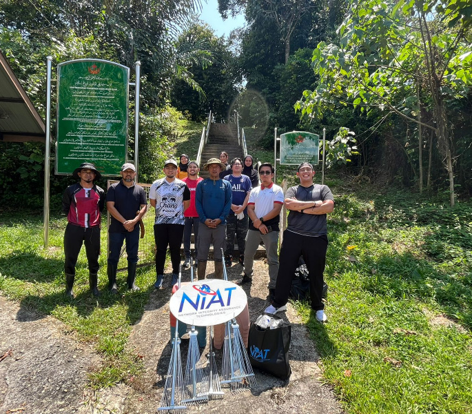 NiAT holds cleaning campaign at two Muslim cemeteries