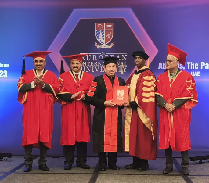 BEBC Chair receives Professional Doctorate award