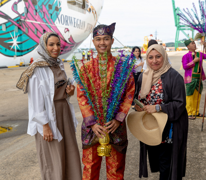 Norwegian Jewel brings over 3,000 visitors to Brunei