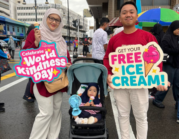 Progresif brings cheers to World Kindness Day celebration