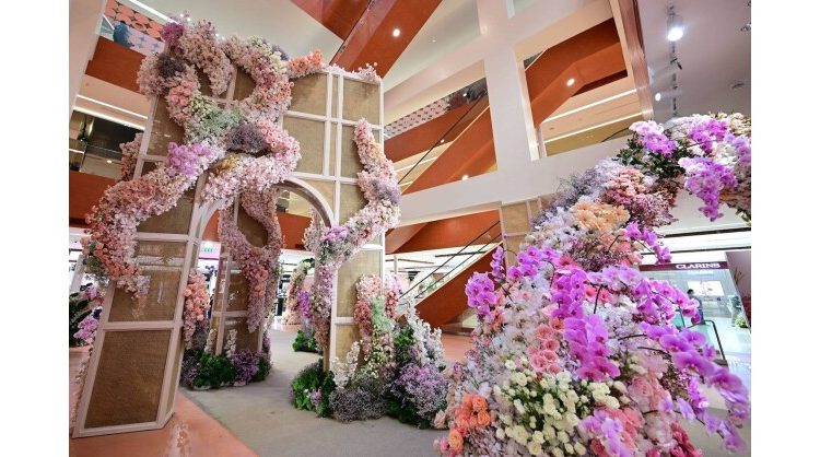 central-department-store,-under-central-retail,-doubles-joy-for-customers-during-its-77th-anniversary,-transforming-central-chidlom-into-a-stunning-floral-show-with-the-“avant-gardena”-concept