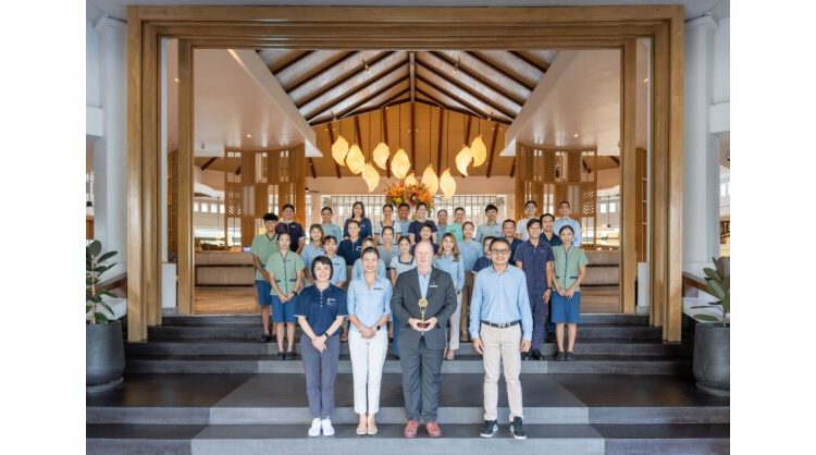 Phuket Marriott Resort & Spa, Merlin Beach Celebrates Big Win as Family Resort of the Year at TDM Travel Trade Excellence Awards 2024 – Thailand
