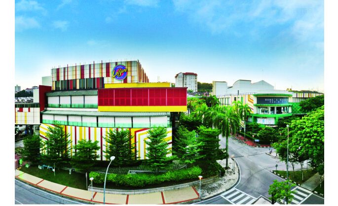 Cheras LeisureMall marks 30 years as a community landmark, rewarding 30 shoppers with grand prizes