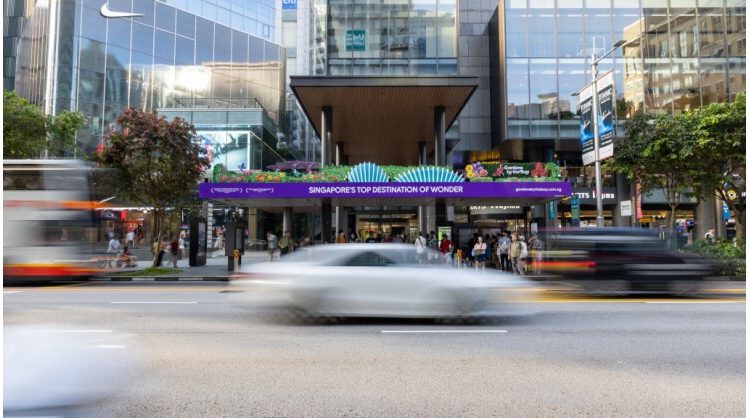 next-generation-3d-rooftop-bus-shelter-debuts-at-orchard-road-in-collaboration-with-gardens-by-the-bay