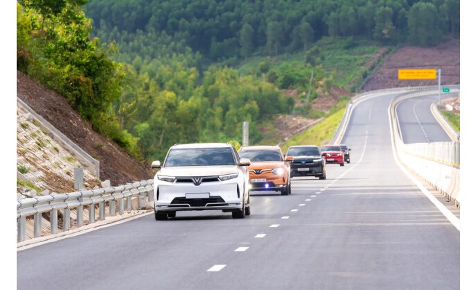 VinFast sets national record, surpasses 100,000 vehicles sold in just three quarters