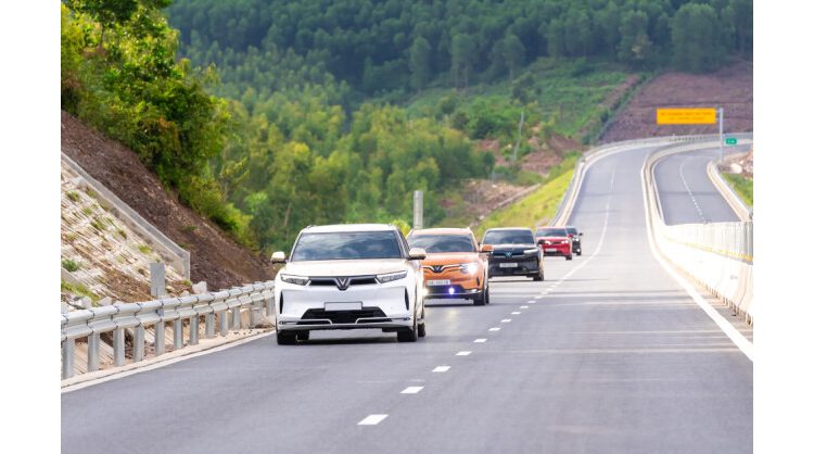 VinFast sets national record, surpasses 100,000 vehicles sold in just three quarters