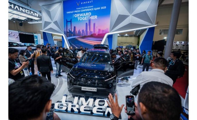 VinFast participates in Gaikindo Jakarta Autoshow 2025, displays two all-new models for the first time in Indonesia