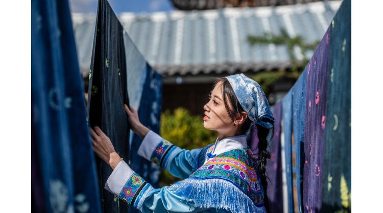 young-chinese-revive,-transform-ancient-crafts-for-modern-markets