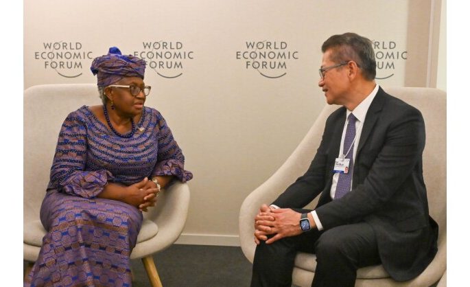 Paul Chan attends the World Economic Forum Annual Meeting in Switzerland; spotlights Hong Kong’s advantages as an international hub for trade and finance