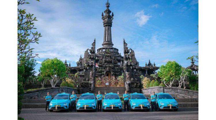 green-sm-launches-all-electric-taxi-service-in-bali-with-taksi-komotra