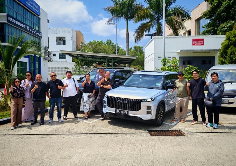 Behind the wheel of the Jaecoo J7 Petrol