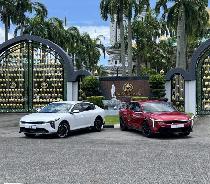 Behind the wheel of the Kia K4