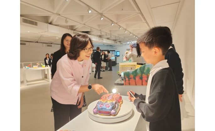 AI technology redefines the beauty of antiques: Yung Yau College held the Robert Chang AI x XR Digital Arts Education Program: AI Digital Antique & Art Design Competition