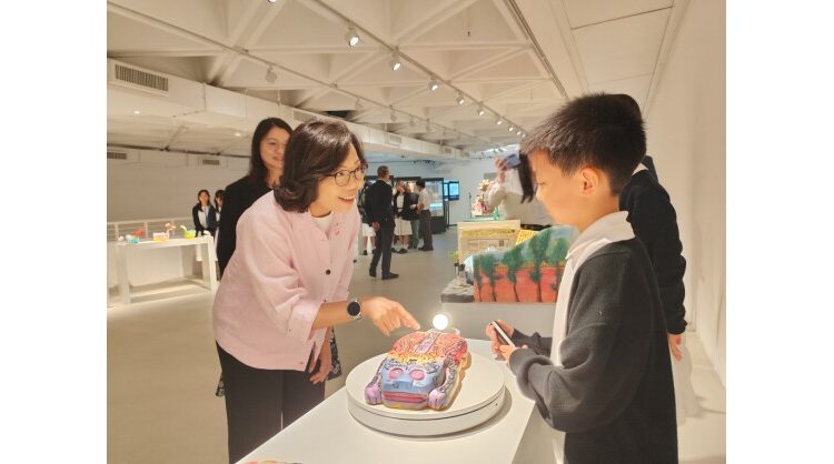ai-technology-redefines-the-beauty-of-antiques:-yung-yau-college-held-the-robert-chang-ai-x-xr-digital-arts-education-program:-ai-digital-antique-&-art-design-competition